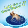 Dog playing on Mon ami à quatre pattes pet water sprinkler play mat with water jets and colorful design, designed for outdoor fun.