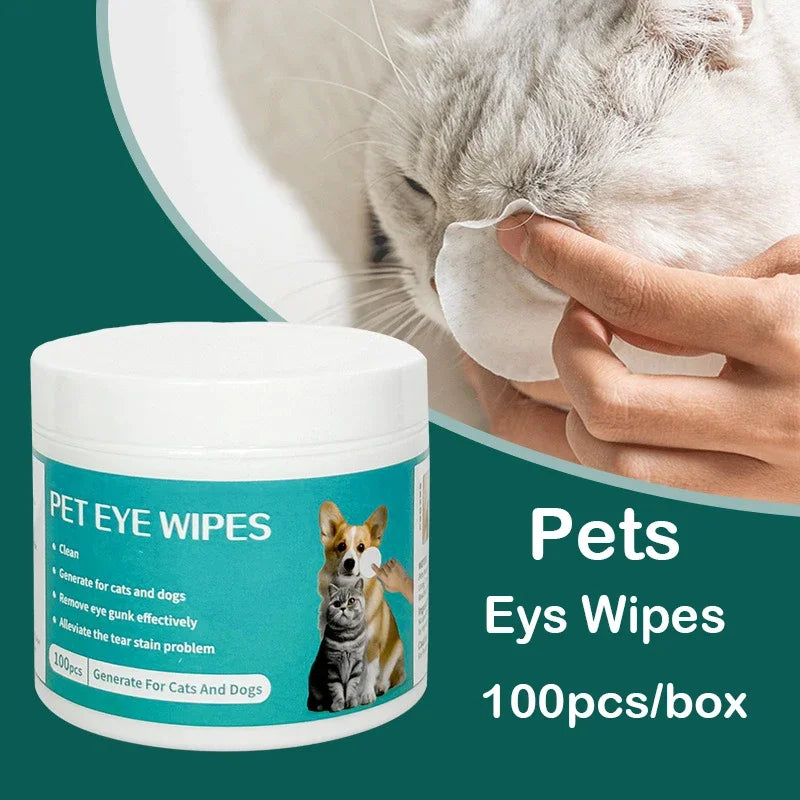 Pet eye wipes for dogs and cats by Mon ami à quatre pattes, showing soft wipes and a clean pet eye area.