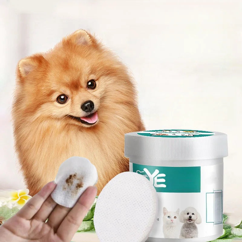 Pet eye wipes for dogs and cats by Mon ami à quatre pattes, 130-count package, showing wipes and packaging in the image.