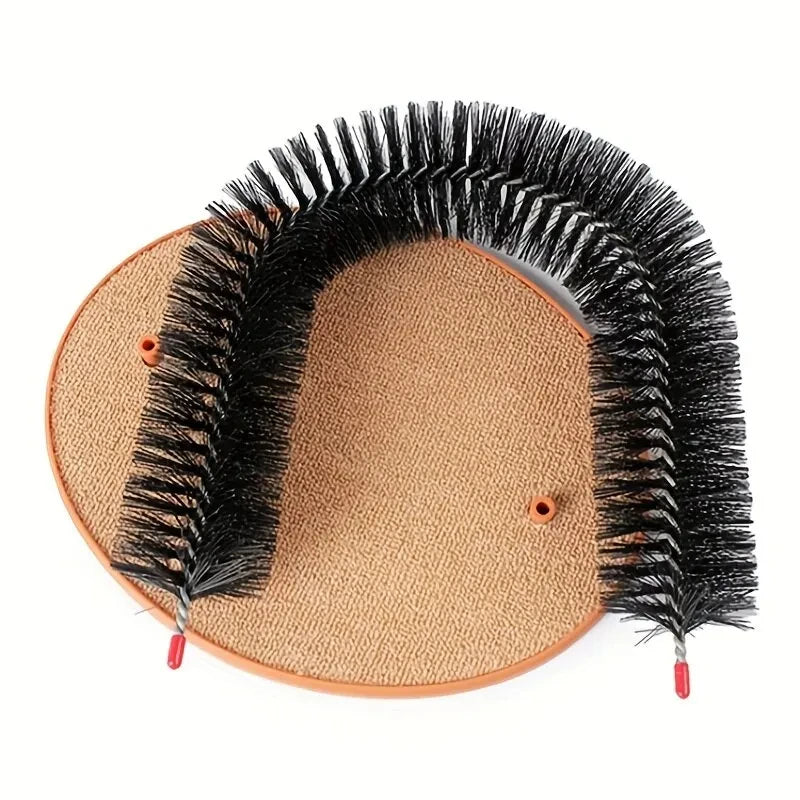 Mon ami à quatre pattes cat self-grooming arch with brush, designed for easy pet grooming and scratching.